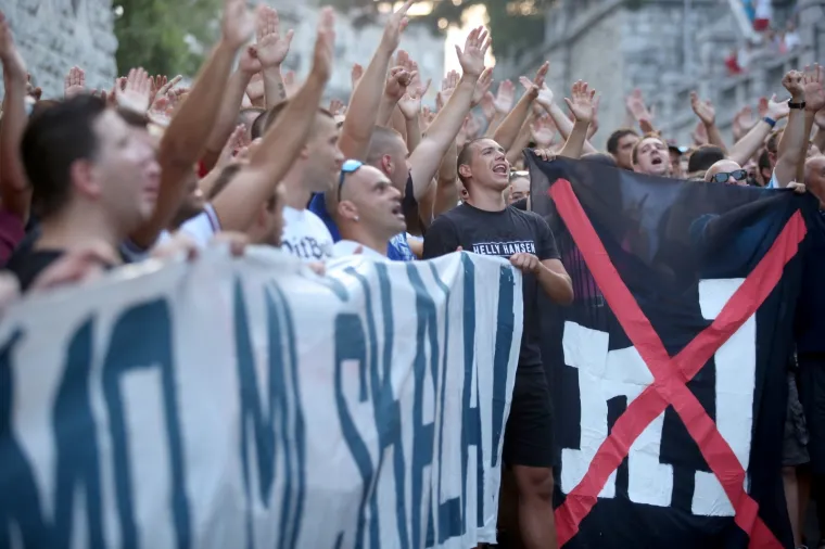 U Rijeci održan prosvjed potpore Matku &Scaron;kalameri: 'Danas on, sutra može biti netko drugi'