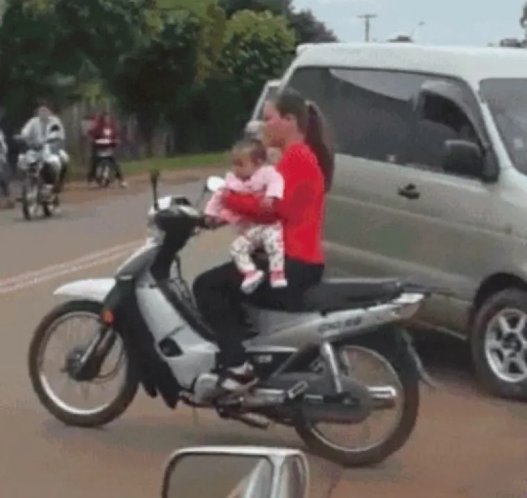 Piju, jedu, telefoniraju: Tko je ovim ljudima dao vozačku dozvolu?