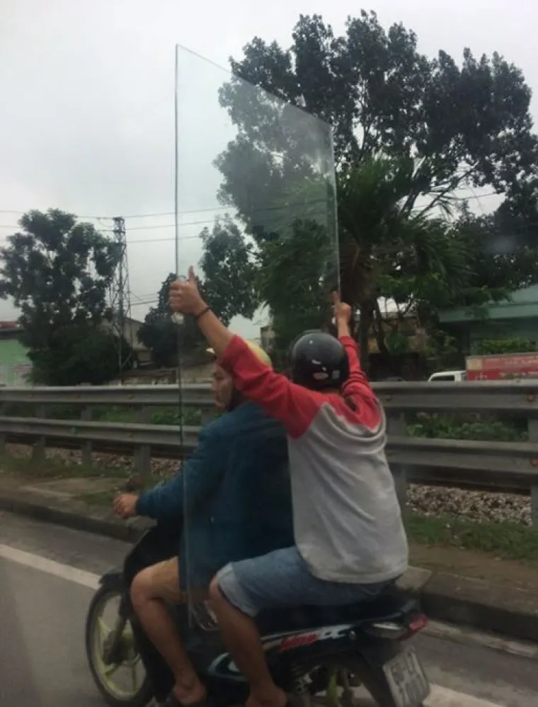 Piju, jedu, telefoniraju: Tko je ovim ljudima dao vozačku dozvolu?