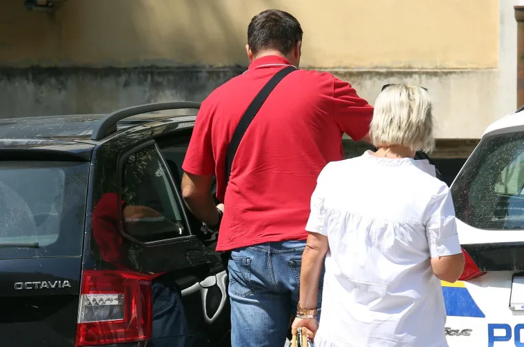 POLICIJA PRIVELA OSUMNJIČENE ZA INCIDENT KOD KNINA: Dovedeni su u policijsku postaju u Šibeniku