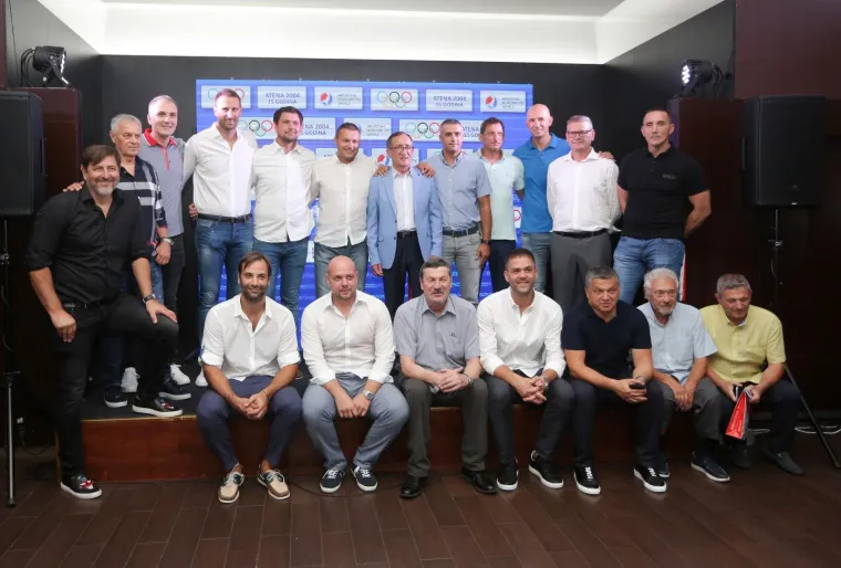 15 godina od osvajanja olimpijskog zlata u Ateni: Rukometa&scaron;i se okupili i prisjetili velikog slavlja