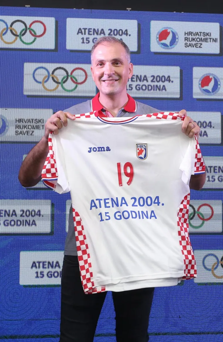 15 godina od osvajanja olimpijskog zlata u Ateni: Rukometa&scaron;i se okupili i prisjetili velikog slavlja