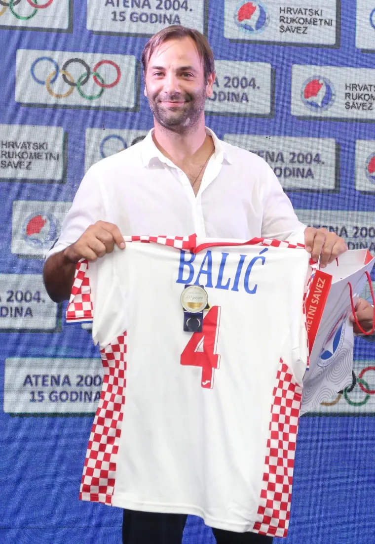 15 godina od osvajanja olimpijskog zlata u Ateni: Rukometa&scaron;i se okupili i prisjetili velikog slavlja