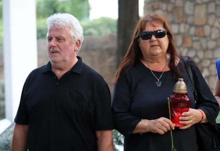 Polaganje vijenaca i mimohod sjećanja: Tisno se prisjetilo 12 vatrogasaca stradalih na Kornatima