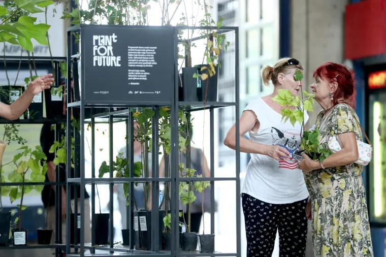 Na Na zagrebačkom Glavnom kolodvoru organizirana akcija 'Plant for future'