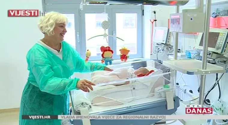 Prizor od kojeg zastaje dah: Valentina i Kristina prvi puta zaspale u svojim krevetićima