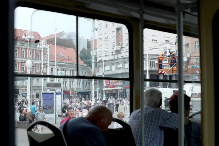 Zbog kvara tramvaja na Trgu bana Jelačića nastale gužve u centru Zagreba