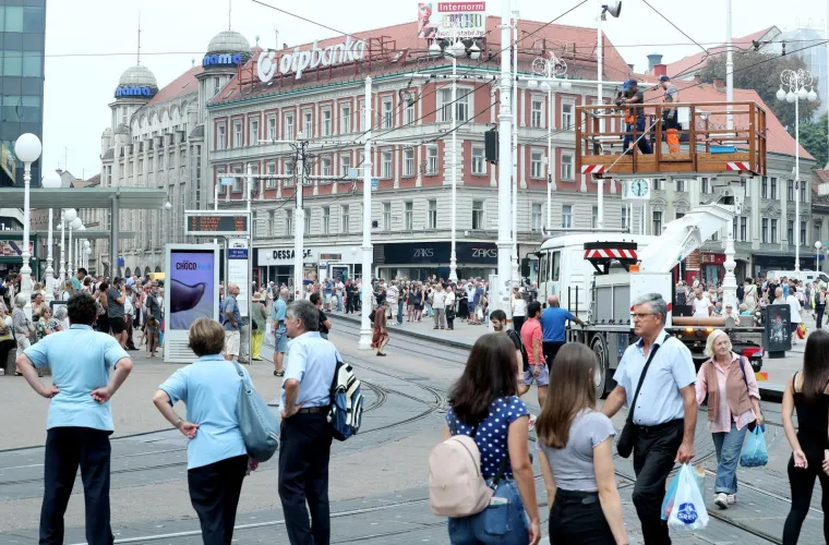 Zbog kvara tramvaja na Trgu bana Jelačića nastale gužve u centru Zagreba