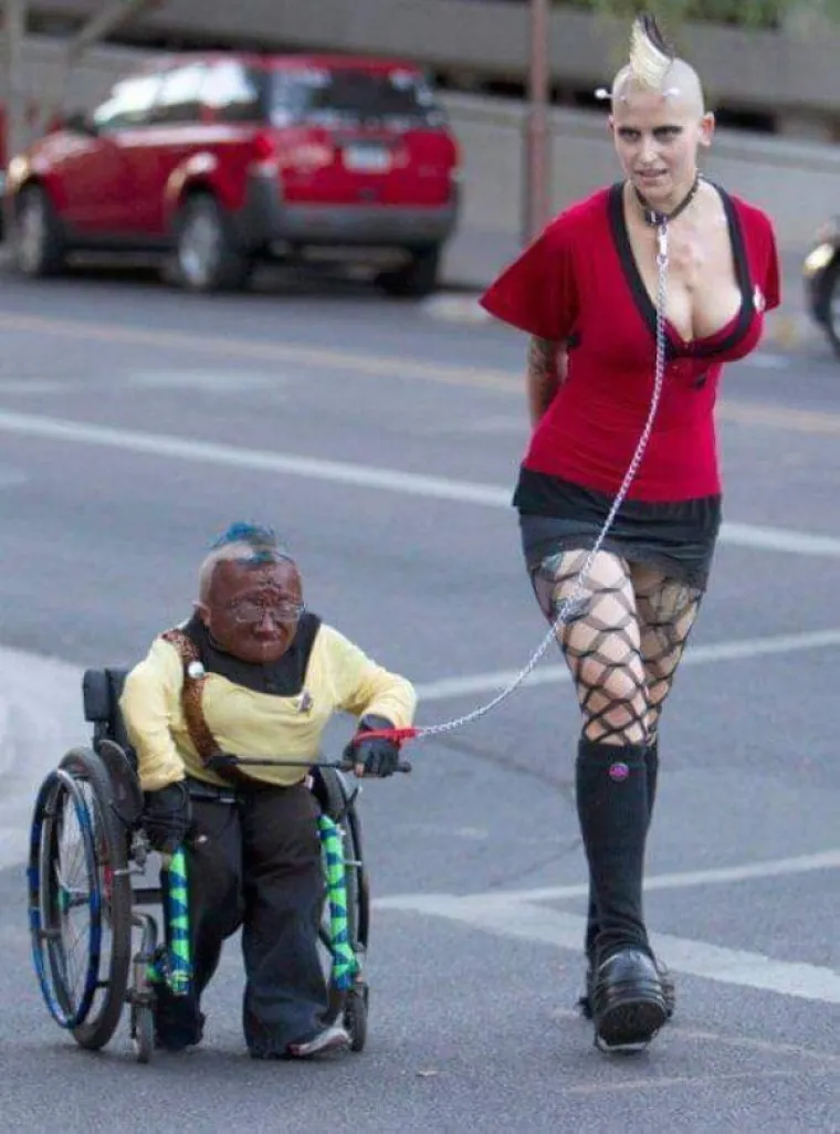 NAJBIZARNIJE FOTOGRAFIJE NA INTERNETU: Penisi, beba u želatini i dječak od vune samo su početak...