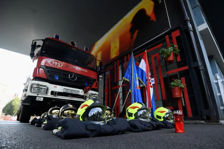 Otac najmlađeg vatrogasca stradalog na Kornatima do&scaron;ao s porukom: 'Kriv sam za spaljenog sina mog'