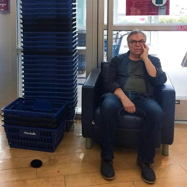 Ovaj Instagram prati patnje muškaraca koji su otišli u šoping sa svojim suprugama