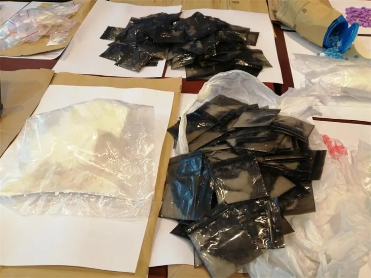 Veće količine raznih vrsta droge otkrila je u Puli istarska policija kod petero državljana Velike Britanije