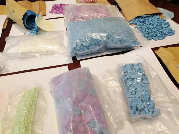 Veće količine raznih vrsta droge otkrila je u Puli istarska policija kod petero državljana Velike Britanije