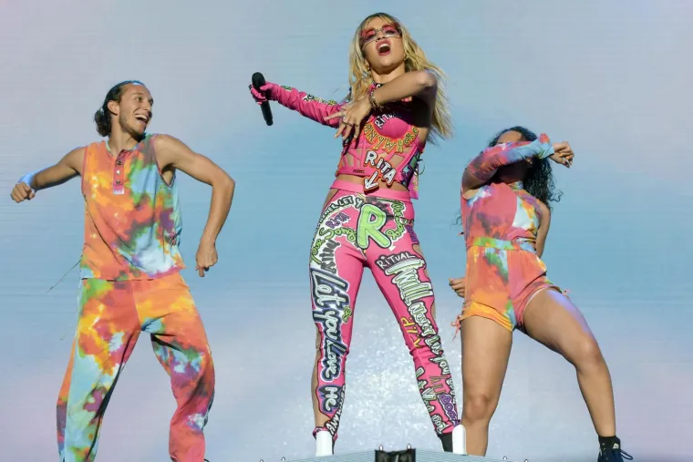 U jednom trenutku nastupala je i ogrnuta Hrvatskom zastavom, a kostim za nastup dizajnirao joj je poznati hrvatski dizajner Juraj Zigman.  Photo: Dino Stanin/PIXSELL