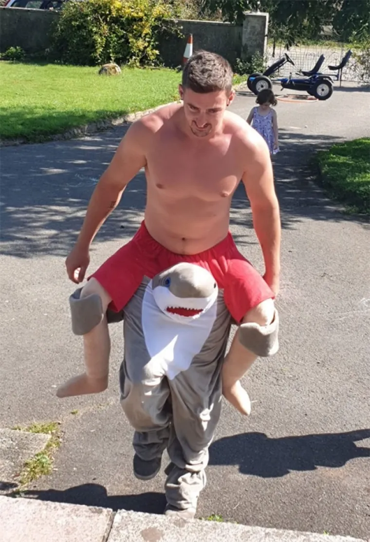 JESU LI IH HTJELI UVRIJEDITI ILI JE RIJEČ O NESLANOJ &Scaron;ALI? Dobili su najgore poklone na svijetu i odlučili ih zadržati