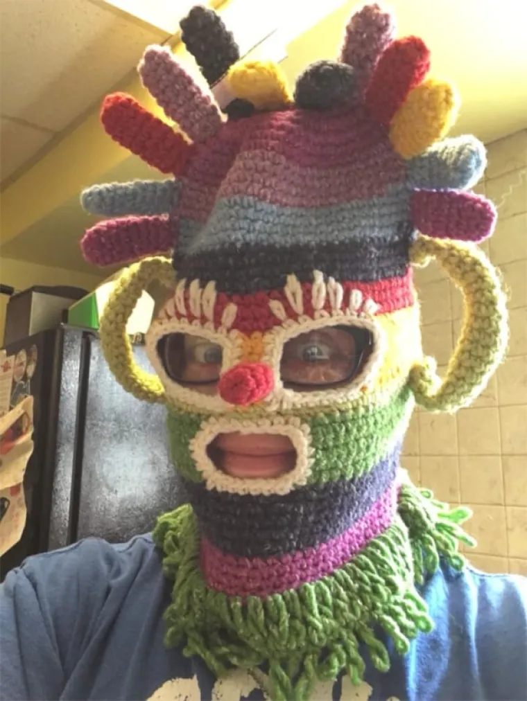 JESU LI IH HTJELI UVRIJEDITI ILI JE RIJEČ O NESLANOJ &Scaron;ALI? Dobili su najgore poklone na svijetu i odlučili ih zadržati