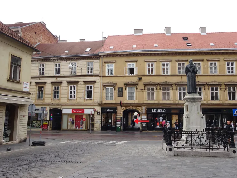 Ilica 37 u Zagrebu, poslovni prostor od 26,00 četvornih metara, a početna mjesečna cijena je 1409.46 kuna