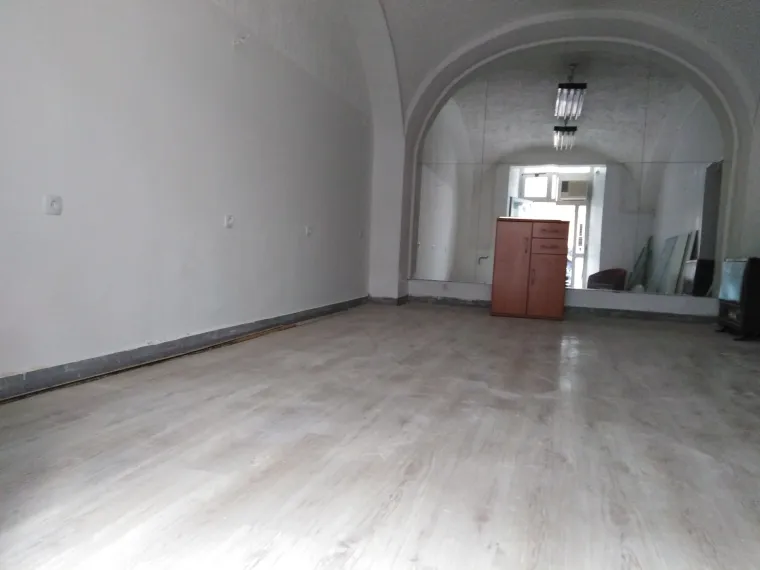 Trg bana Josipa Jelačića 15, Zagreb, poslovni prostor od 33,33 kvadrata, početne mjesečne cijene 1806,82 kune