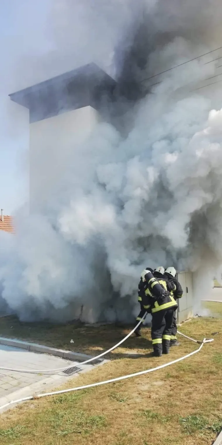 Vatrogasne sirene u Maloj Subotici: Zapalila se trafostanica, građani bez struje
