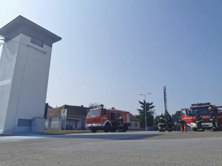 Vatrogasne sirene u Maloj Subotici: Zapalila se trafostanica, građani bez struje