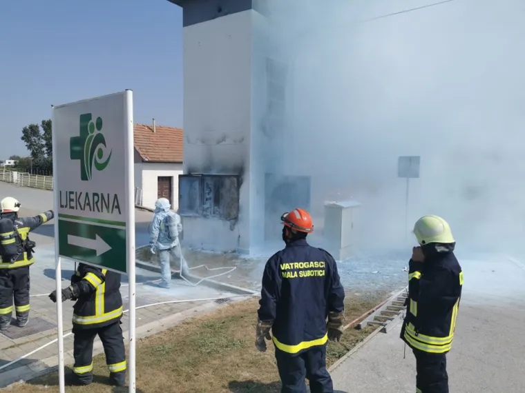 Vatrogasne sirene u Maloj Subotici: Zapalila se trafostanica, građani bez struje