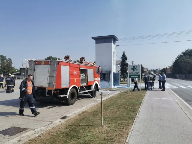 Vatrogasne sirene u Maloj Subotici: Zapalila se trafostanica, građani bez struje