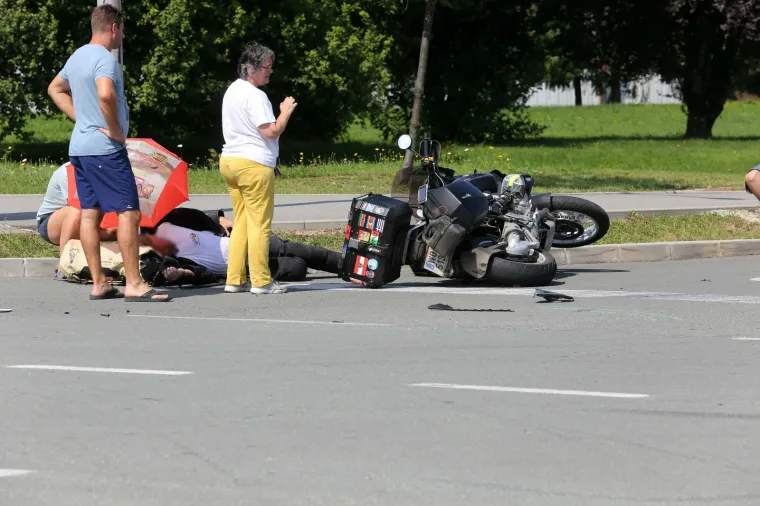 MOTOCIKLIST OZLIJEĐEN U NESREĆI KOD DELNICA: Sudario se na križanju s Dacijom