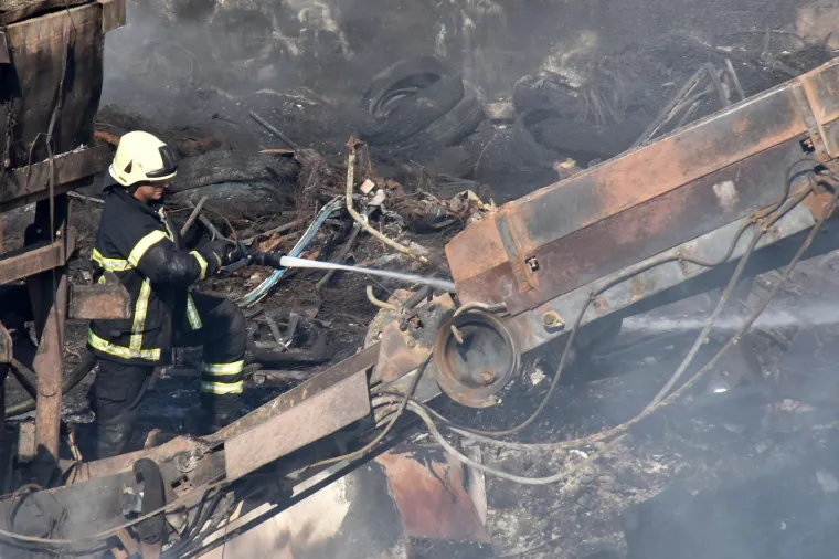 Požar na odlagali&scaron;tu otpada u Puli pod nadzorom: 'Ne izlazite iz svojih domova ako ba&scaron; ne morate'