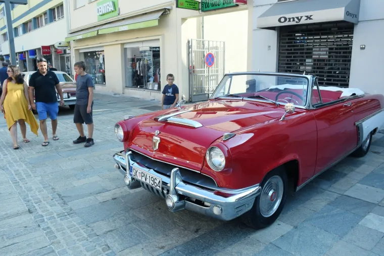 Pogledajte kako je izgledalo okupljanje oldtimera u Sisku