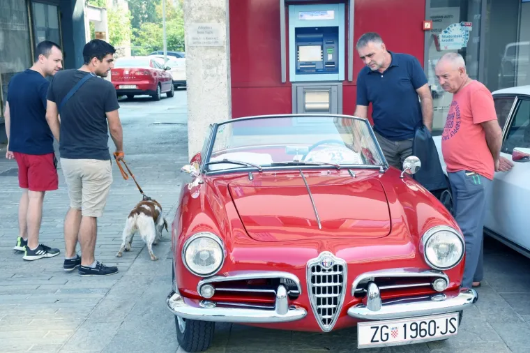 Pogledajte kako je izgledalo okupljanje oldtimera u Sisku