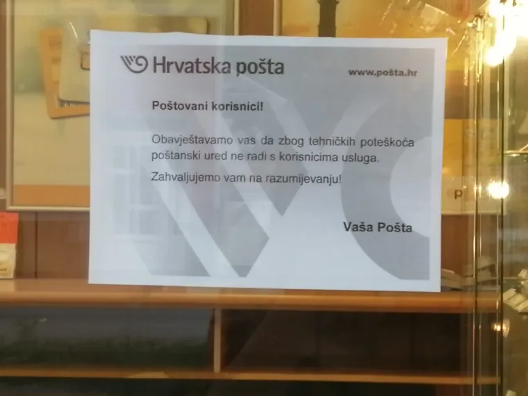 Drama na Tre&scaron;njevci: Naoružan upao u po&scaron;tu i odnio nepoznatu količinu novca