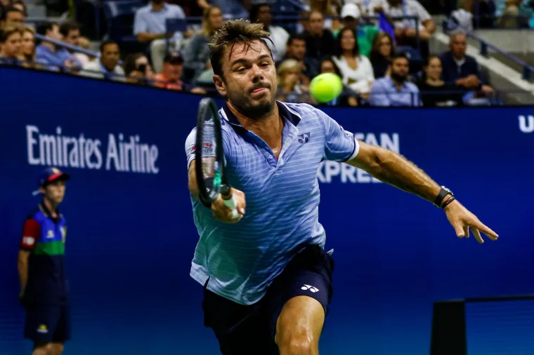Wawrinka je vodio 6-4, 7-5 i 2-1 u trećem setu kada je Đoković odlučio da ne može nastaviti meč. Nakon gubitka drugog seta, Đoković je odmah pozvao liječničku pomoć i sjeo uz teren bez majice, a trener mu je masirao rame.