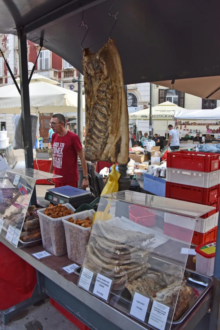 ČVARCI, KULEN, SLANINA I KOBASICE ZAMIRI&Scaron;ALI UZ PULSKO MORE: Tko im može odolijeti?