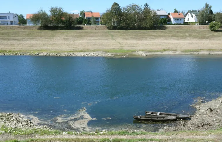 Zagađenje u Sisku doseglo zabrinjavajuće razine: Pogledajte kako izgleda rijeka Kupa
