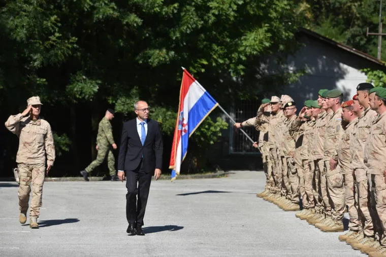 Ispraćen 11. hrvatski kontingent u Afganistan: Odali počast poginulom kolegi