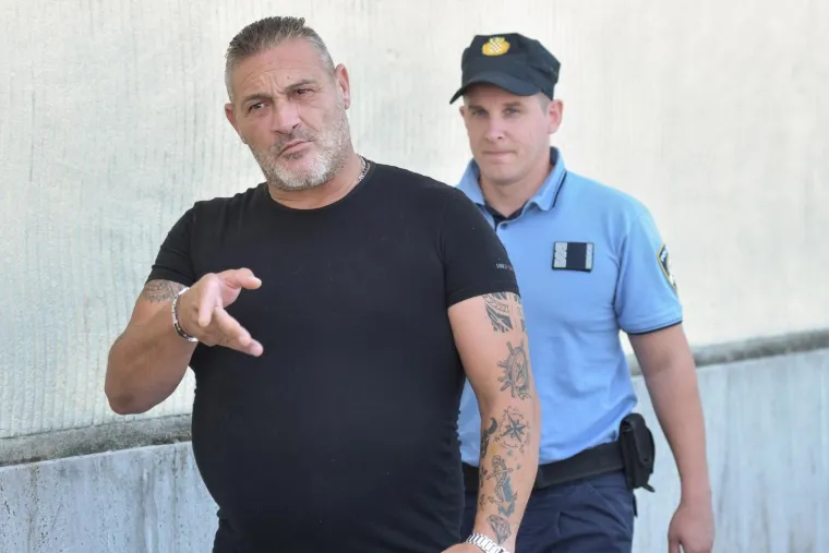 Talijani ljutiti nakon &scaron;to su uhvaćeni u krivolovu: Novinarima u Zadru pokazali srednji prst!