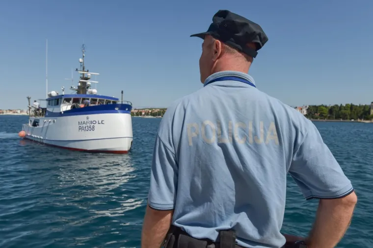 Talijani ljutiti nakon &scaron;to su uhvaćeni u krivolovu: Novinarima u Zadru pokazali srednji prst!