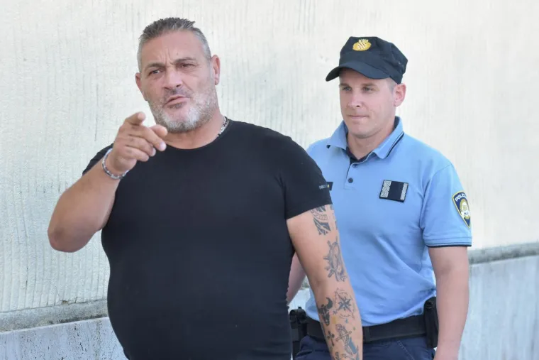 Talijani ljutiti nakon &scaron;to su uhvaćeni u krivolovu: Novinarima u Zadru pokazali srednji prst!