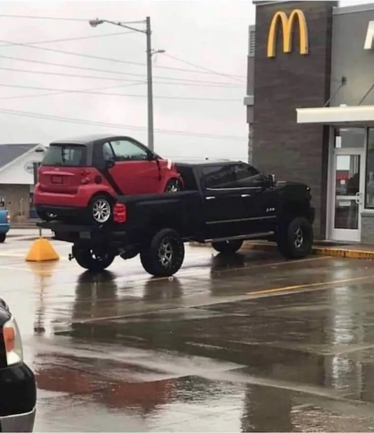 BALKAN JE BALKAN, ALI I AMERIKANCI IMAJU SVOJE BISERE: Kad vidite ove prizore odmah će vam biti jasno gdje su nastali