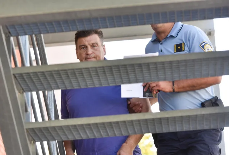 05.09.2019., Velika Gorica - Privođenje Damira Škare, čelnika AK Siget kojeg je zaposlenica prijavila za silovanje, na ispitivanje u Županijsko državno odvjetništvo. Foto: Davorin Višnjić/PIXSELL