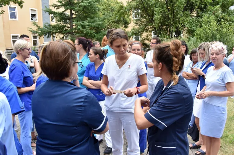 Sindikalisti na pregovore stigli u pratnji 50 kolega: 'Zdravstvo je najvažnije javno dobro'