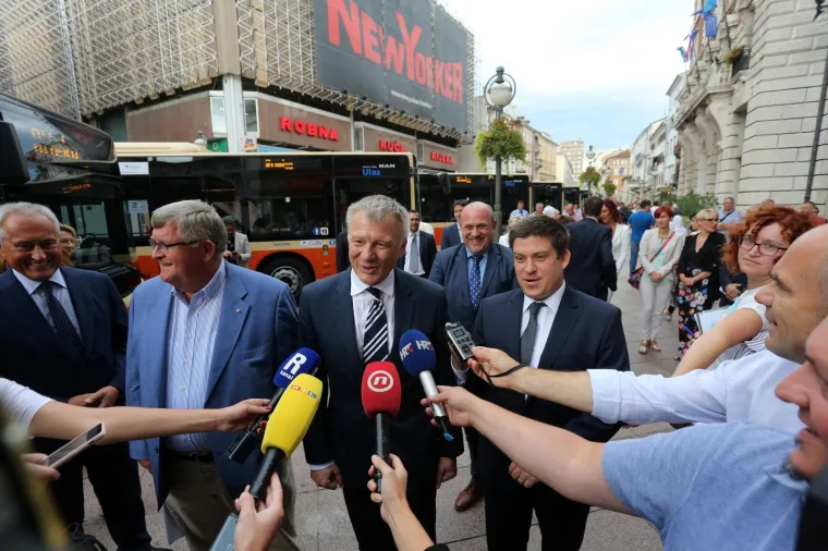 Na riječkom Korzu predstavljeno devet novih autobusa: Vrijede gotovo 20 milijuna kuna