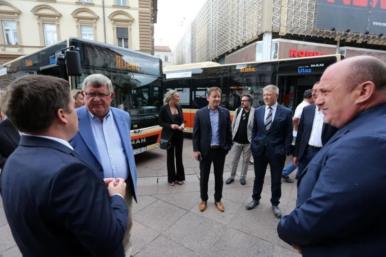 Na riječkom Korzu predstavljeno devet novih autobusa: Vrijede gotovo 20 milijuna kuna
