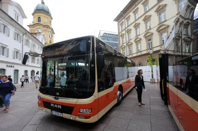 Na riječkom Korzu predstavljeno devet novih autobusa: Vrijede gotovo 20 milijuna kuna