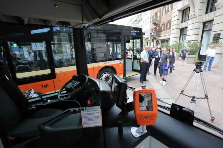 Na riječkom Korzu predstavljeno devet novih autobusa: Vrijede gotovo 20 milijuna kuna