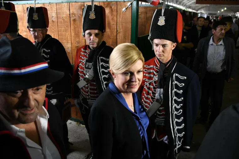 Predsjednica otvorila sajam u Gudovcu: Jedan sudionik posebno ju je odu&scaron;evio pa ga je pomazila