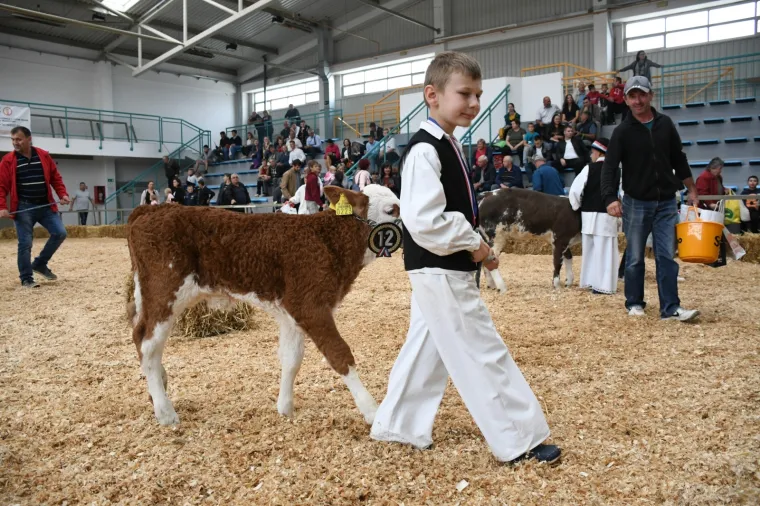 Predsjednica otvorila sajam u Gudovcu: Jedan sudionik posebno ju je odu&scaron;evio pa ga je pomazila