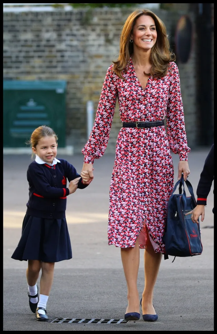 PRINCEZA CHARLOTTE KOPIJA JE KRALJICE ELIZABETE! Pogledajte kako su izgledale u istoj dobi