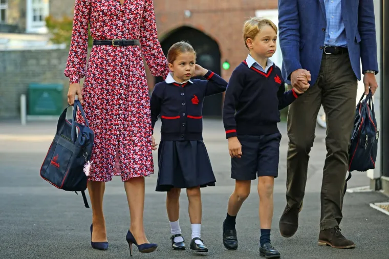 PRINCEZA CHARLOTTE KOPIJA JE KRALJICE ELIZABETE! Pogledajte kako su izgledale u istoj dobi