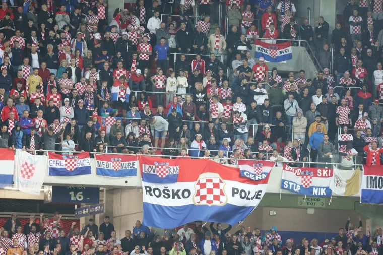 HRVATI ZAPALILI TRIBINE: Zavirite u galeriju i osjetite dašak atmosfere sa stadiona Anton Malatinsky